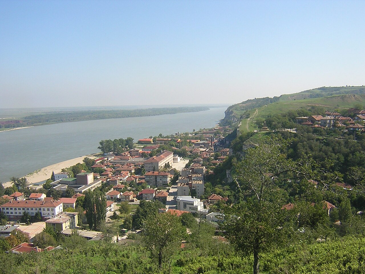 Kilátás a bulgáriai Nikopol városára